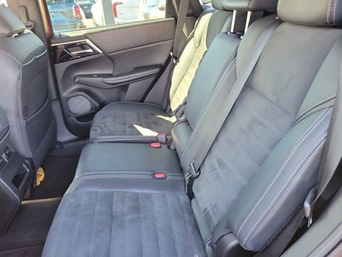 Used 2022 Mitsubishi Outlander SE image 15