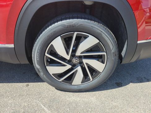 New 2025 Volkswagen Atlas SEL image 23