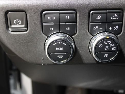 Used 2023 GMC Sierra 1500 SLT w/ X31 Off-Road Package image 42