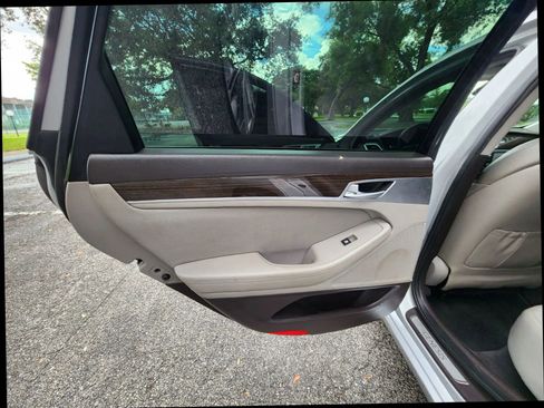 Used 2018 Genesis G80 3.8 RWD image 34