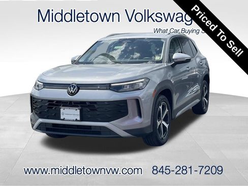 Certified 2025 Volkswagen Tiguan SE AWD/4WD image 1