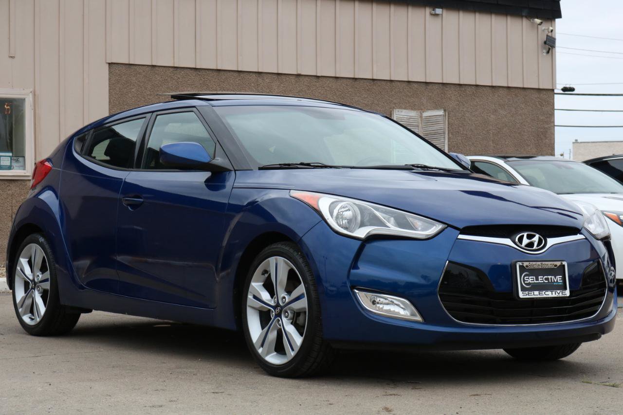 Used 2017 Hyundai Veloster Value Edition FWD image 5