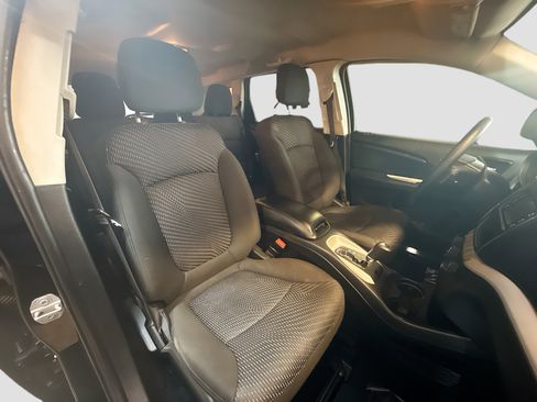 Used 2020 Dodge Journey SE w/ Blacktop Package image 29