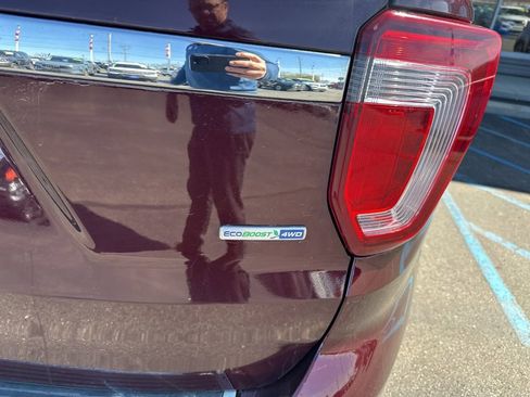 Used 2018 Ford Explorer XLT w/ Equipment Group 202A AWD/4WD image 3