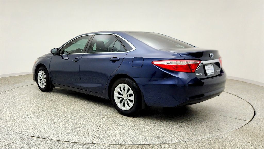 Used 2017 Toyota Camry LE FWD image 7