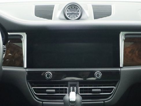 Used 2022 Porsche Macan S image 14