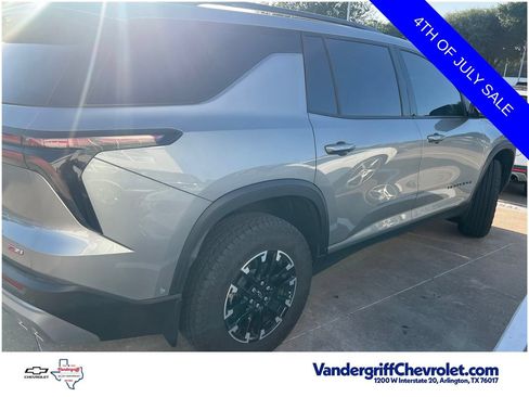 Used 2026 Chevrolet Traverse Z71 w/ Enhanced Driving Package AWD/4WD image 3