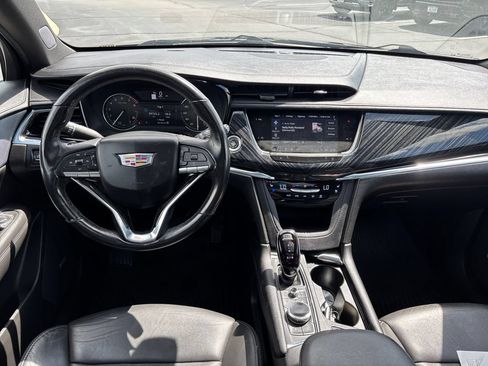 Certified 2023 Cadillac XT6 Premium Luxury AWD/4WD image 11