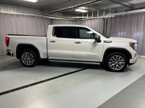 Used 2023 GMC Sierra 1500 Denali w/ Denali Reserve Package AWD/4WD image 8