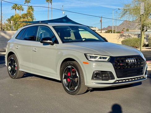 Used 2019 Audi SQ5 Prestige w/ Prestige Package image 3