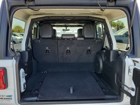 Used 2023 Jeep Wrangler Unlimited Sahara AWD/4WD image 10