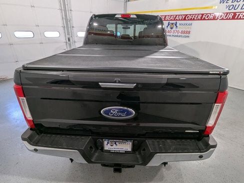 Used 2017 Ford F350 Lariat image 6