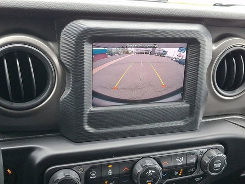 Used 2022 Jeep Wrangler Unlimited Sport AWD/4WD image 4