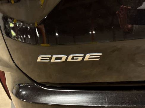 Used 2019 Ford Edge SEL w/ Equipment Group 201A AWD/4WD image 27