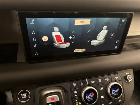 Used 2023 Land Rover Defender 110 X-Dynamic SE image 21