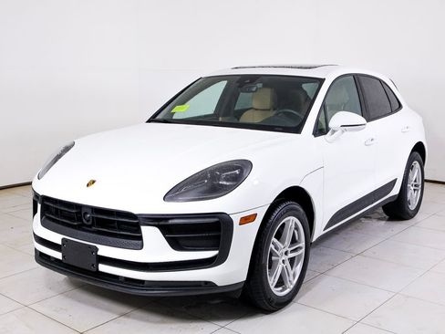 Certified 2026 Porsche Macan AWD/4WD image 1