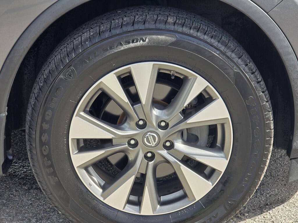 Used 2018 Nissan Murano SV AWD/4WD image 10