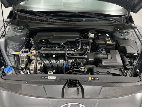 Used 2023 Hyundai Elantra Limited FWD image 11