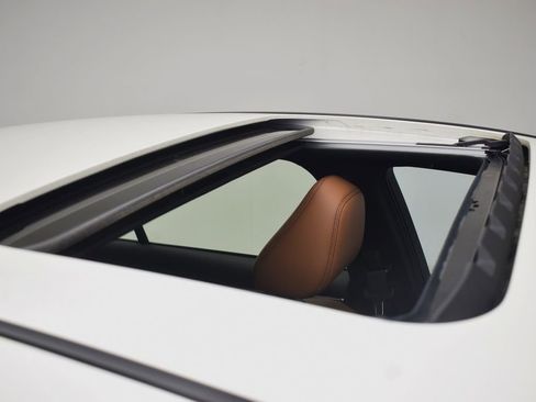 Used 2024 INFINITI Q50 Sensory image 19