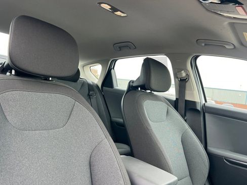 Used 2025 Kia K4 LX image 13