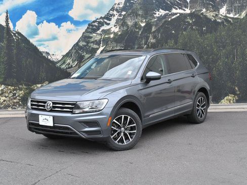 Used 2021 Volkswagen Tiguan SE w/ Panoramic Sunroof Package AWD/4WD image 6