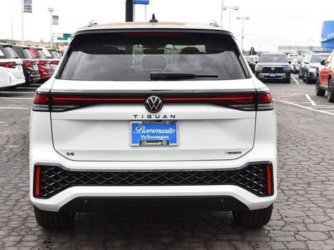 New 2026 Volkswagen Tiguan SE R-Line image 6