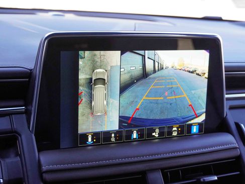 Used 2024 Chevrolet Tahoe Z71 w/ Luxury Package image 26