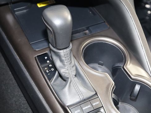 Used 2023 Toyota Camry XSE image 7