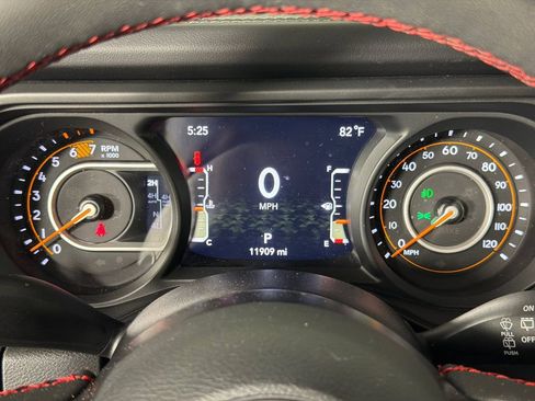 Used 2024 Jeep Wrangler Unlimited Rubicon AWD/4WD image 28