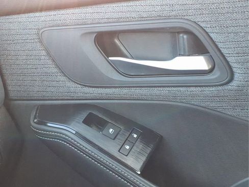 Used 2023 Nissan Rogue SV image 27