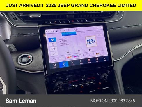 New 2025 Jeep Grand Cherokee Limited w/ Black Appearance Package image 15
