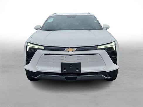 Used 2024 Chevrolet Blazer EV LT AWD/4WD image 2