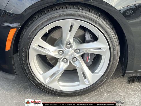 Used 2022 Chevrolet Camaro LT w/ Technology Package image 10