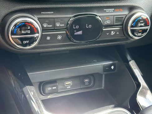 Used 2025 Kia Soul EX FWD image 22