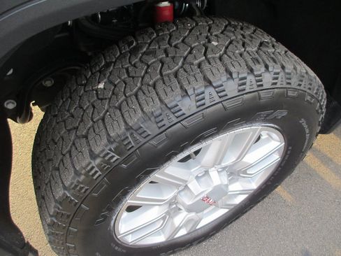 Certified 2024 GMC Sierra 2500 SLT w/ SLT Premium Package image 12