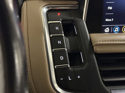 Used 2021 Chevrolet Suburban Premier AWD/4WD image 18