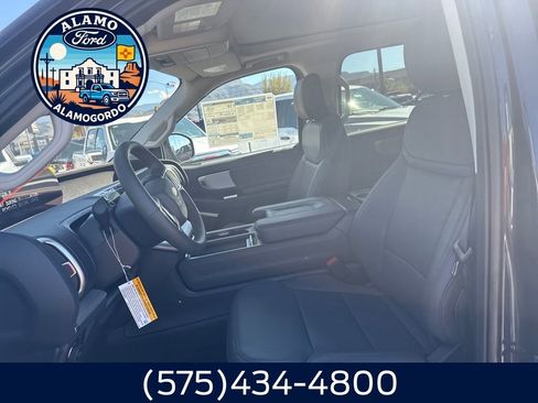 New 2025 Ford Expedition Active image 5