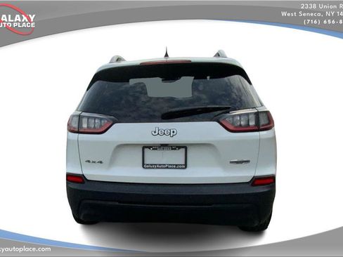 Used 2019 Jeep Cherokee Latitude Plus w/ Cold Weather Group image 6