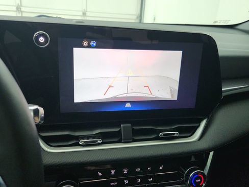 Used 2026 Chevrolet Equinox LT AWD/4WD image 27
