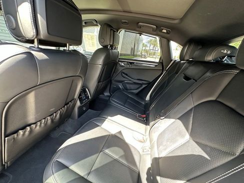 Certified 2026 Porsche Macan Turbo AWD/4WD image 37