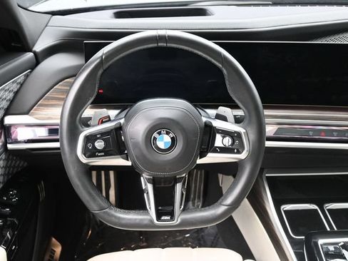 Used 2023 BMW 760i xDrive w/ Executive Package AWD/4WD image 16