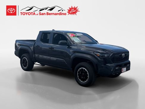 Certified 2024 Toyota Tacoma TRD Off-Road AWD/4WD image 7