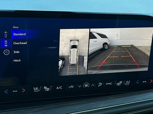 New 2025 Chevrolet Suburban Premier image 22