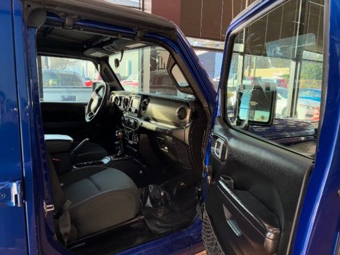Used 2018 Jeep Wrangler Unlimited Sport AWD/4WD image 25