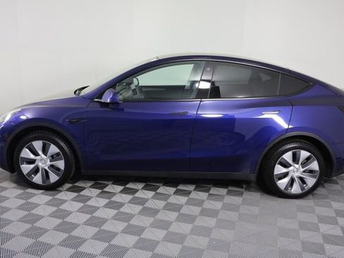 Used 2023 Tesla Model Y Long Range AWD/4WD image 5