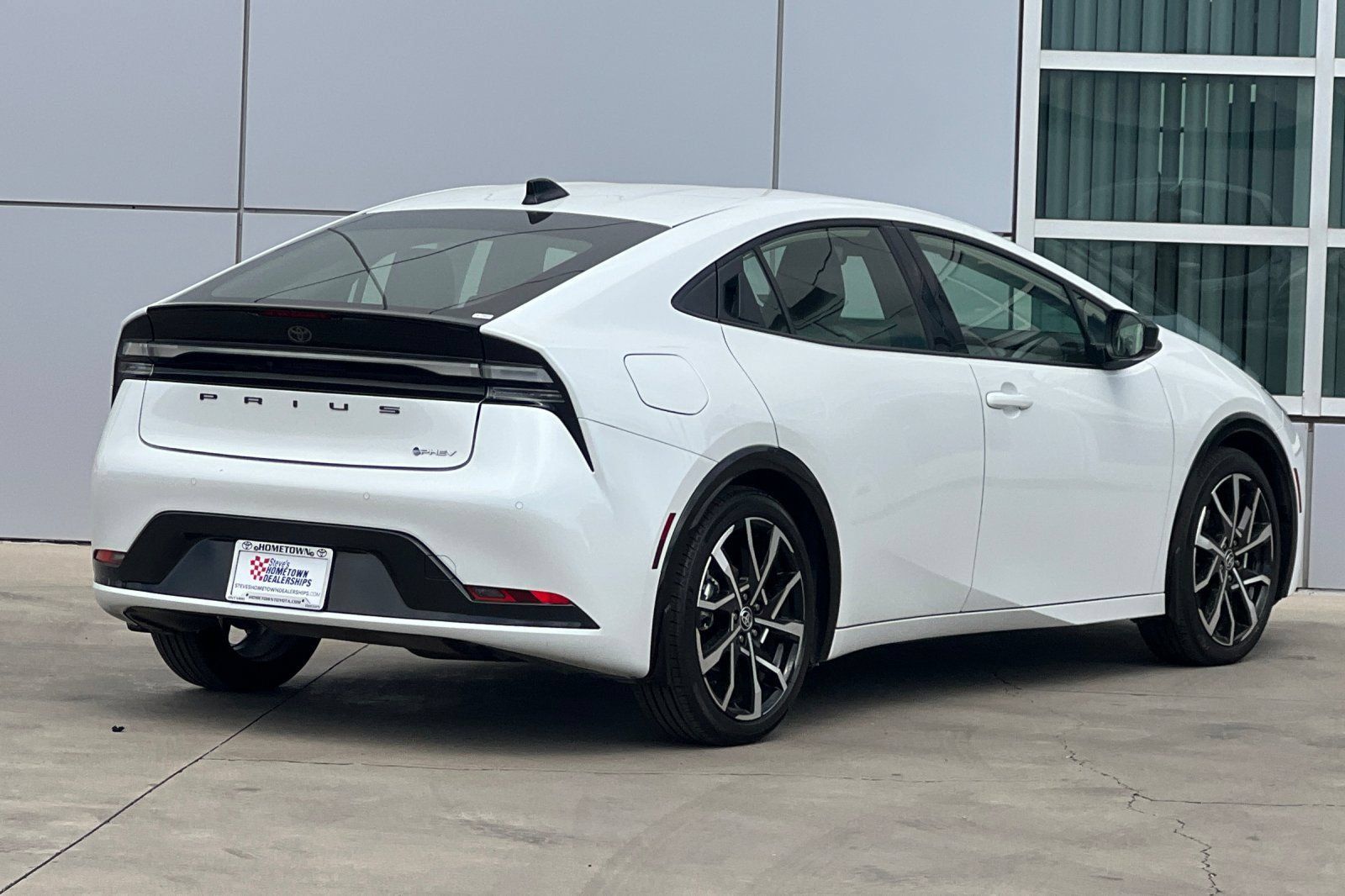 Certified 2026 Toyota Prius Plug-In Hybrid FWD image 4