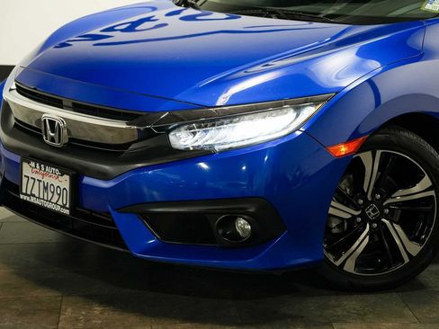 Used 2017 Honda Civic Touring image 10