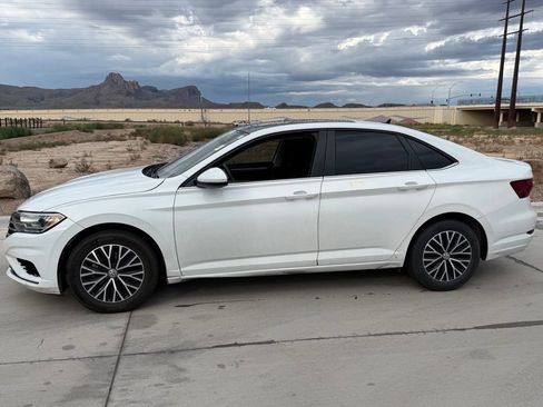 Used 2021 Volkswagen Jetta SE w/ SE Cold Weather Package FWD image 5