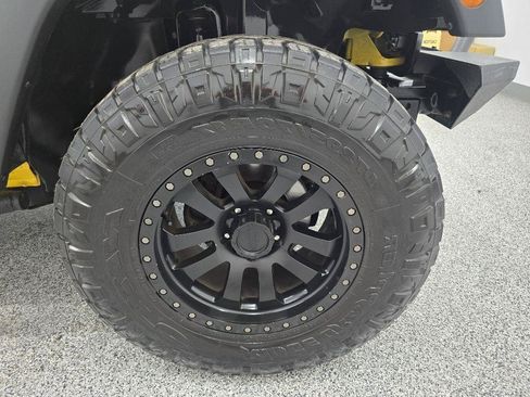 Used 2015 Jeep Wrangler Unlimited Sport w/ Quick Order Package 24S AWD/4WD image 31