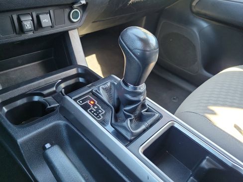 Used 2022 Toyota Tacoma SR5 w/ Technology Package image 27